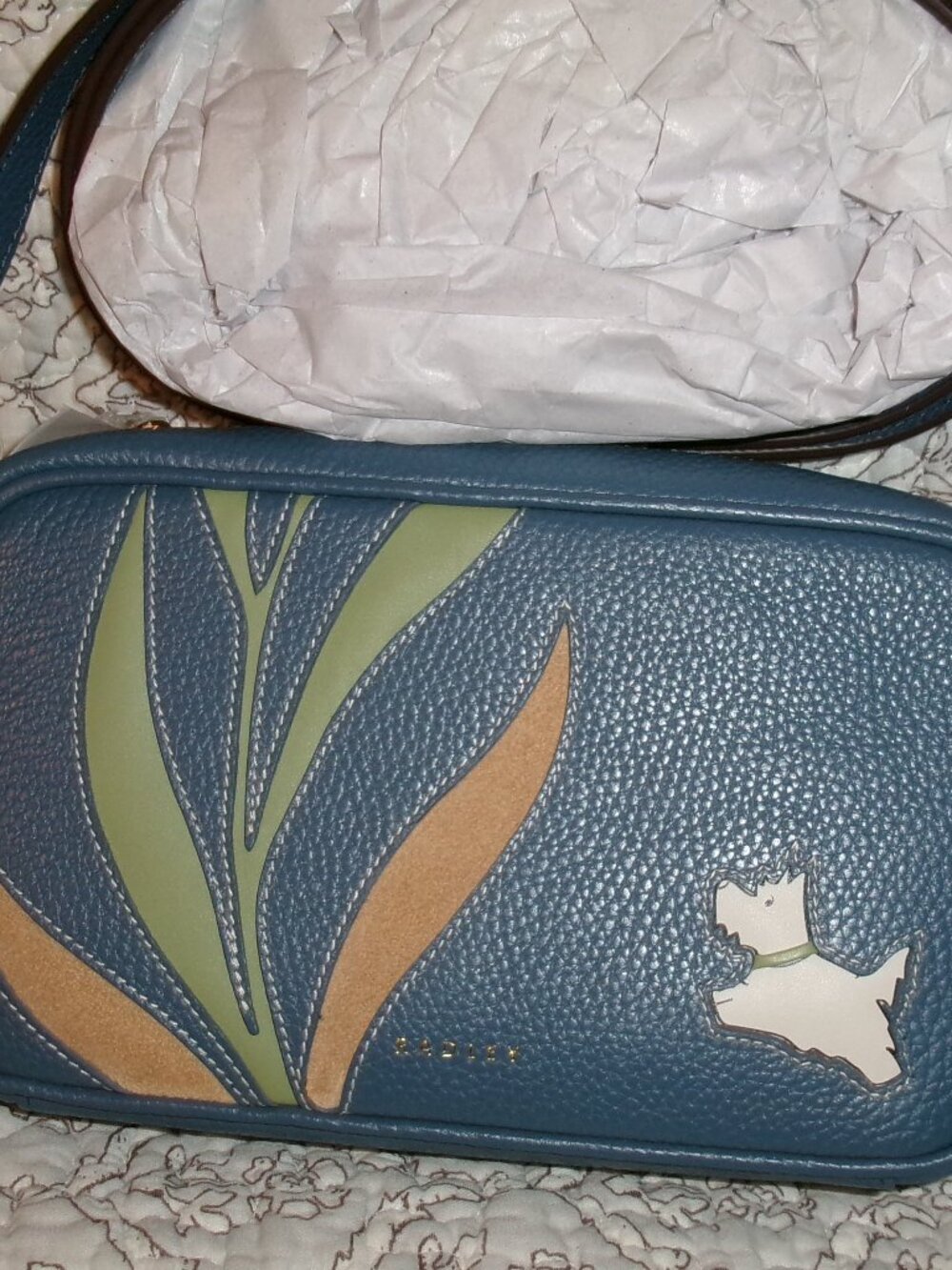 NWT Among the Trees Zippered Crossbody Bag